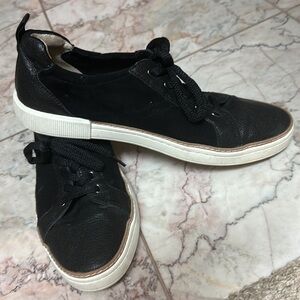 Natur Alizer Black Shoes